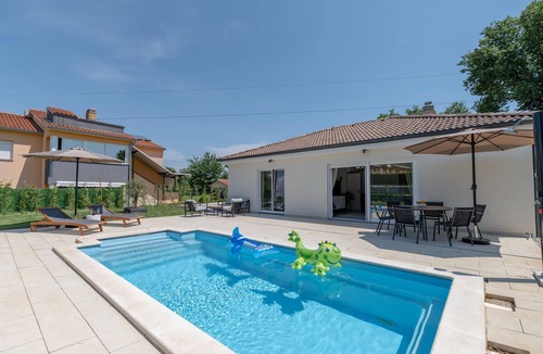 Nedescina House | Awesome home in Nedescina with sauna