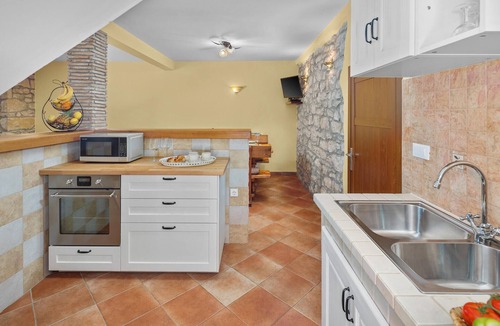Nova Vas House | Awesome home in Nova Vas