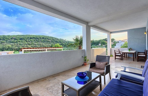 Okrug Donji House | Awesome home in Okrug Donji