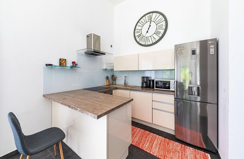 Okrug Donji House | Awesome home in Okrug Donji