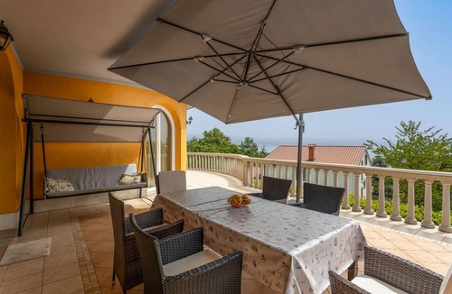 Opric House | Awesome home in Opric