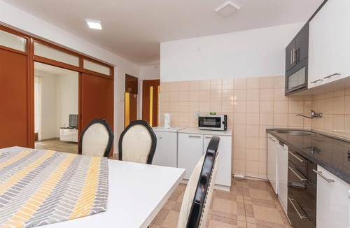 Pakostane House | Awesome home in Pakostane