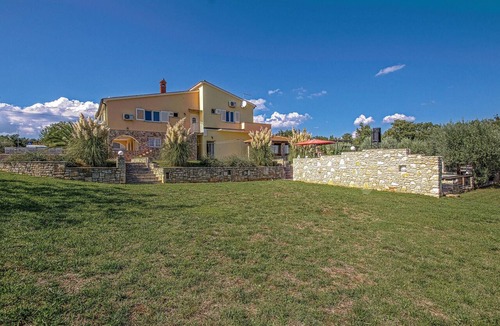 Pavicini House | Awesome home in Pavicini