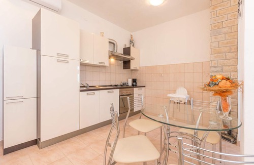 Polaca House | Awesome home in Polaca
