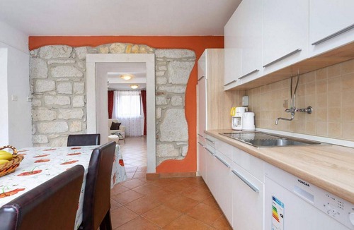 Zbandaj House | Awesome home in Porec