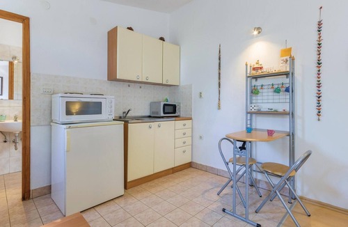 Premantura House | Awesome home in Premantura with WiFi