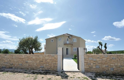 Pridraga House | Awesome home in Pridraga