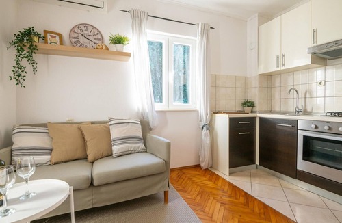 Konavle House | Awesome home in Radovcici