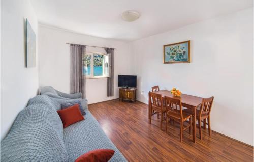 Ploce House | Awesome Home In Rogotin With House Sea View