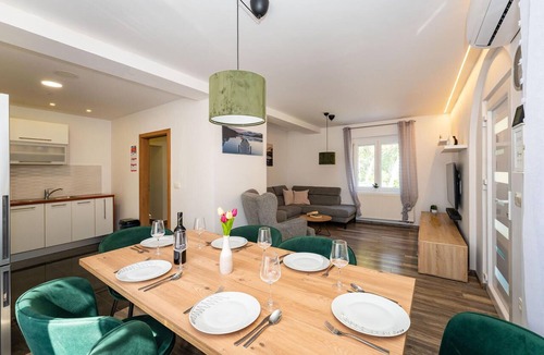 Seline House | Awesome home in Seline with WiFi