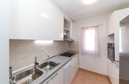 Slatine House | Awesome home in Slatine