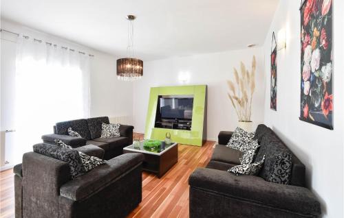 Solin House | Awesome Home In Solin