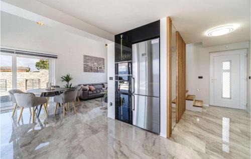 Supetar House | Awesome Home In Splitska- Supetar
