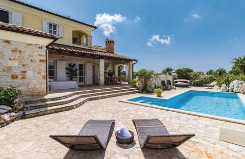 Stifanici House | Awesome home in Stifanici