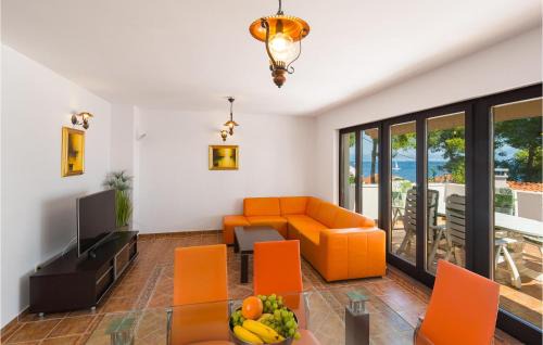 Stomorska House | Awesome Home In Stomorska With House Sea View