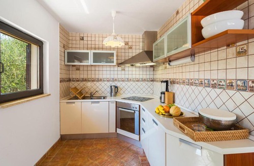 Stomorska House | Awesome Home In Stomorska With House Sea View