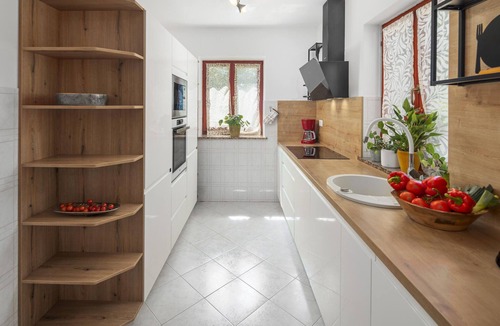 Tinjan House | Awesome home in Tinjan