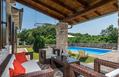 Tinjan House | Awesome home in Tinjan