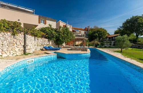 Tinjan House | Awesome home in Tinjan