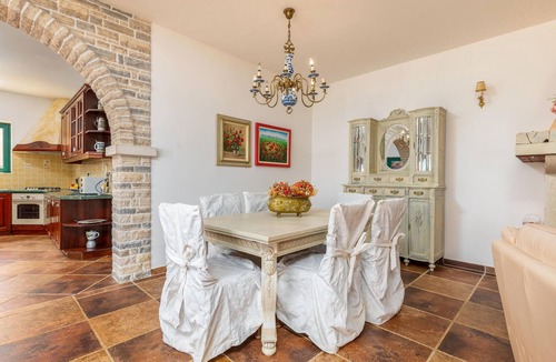 Valtura House | Awesome home in Valtura