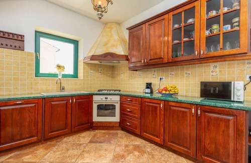 Valtura House | Awesome home in Valtura
