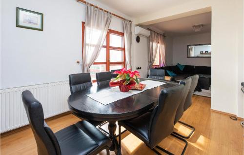 Kaptol House | Awesome Home In Velika With Heated Swimming Pool