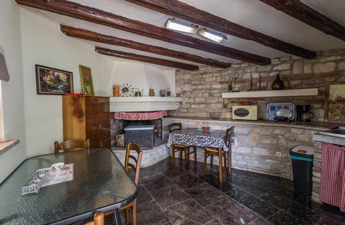 Pomer House | Awesome home in Vodnjan