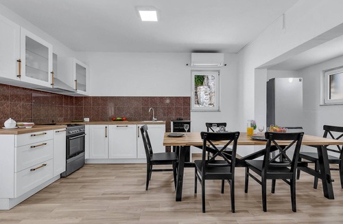 Vrgorac House | Awesome home in Vrgorac