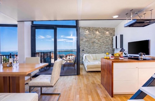 Koper Apartment | Azure Adriatic Residence with Sea-View Balcony - Happy Rentals