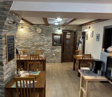 Jezerce Bed & Breakfast | B&B Millenium House 2