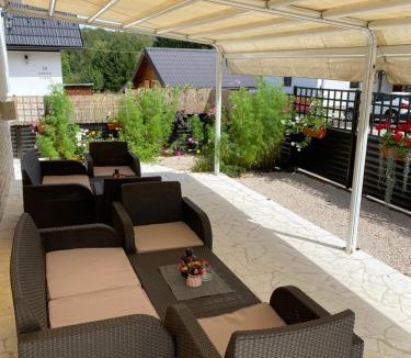 Jezerce Bed & Breakfast | B&B Millenium House 2