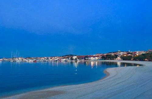 Murter Apartment | Beach apartment VAMI with sea view
