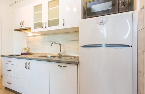Supetarska Draga Apartment | Beach front apartment in Supetarska Draga