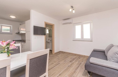Biograd na Moru Apartment | Beach front apartment in Biograd na Moru