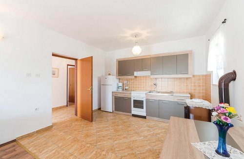 Kustici Apartment | Beach front apartment in Kustici