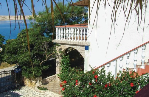 Kustici Apartment | Beach front apartment in Kustici