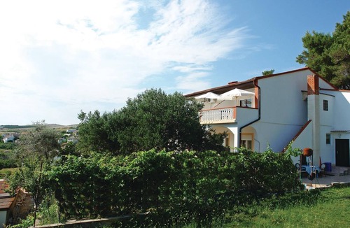 Vlasici Apartment | Beach front apartment in Vlasici with WiFi