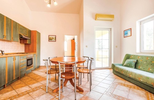 Banjol Apartment | Beach front apartment in Banjol with WiFi