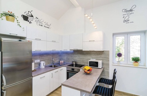 Zupa dubrovacka Apartment | Beach front apartment in Cibaca with WiFi