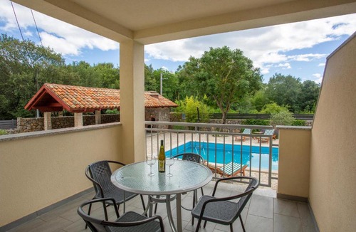 Krk Apartment | Beach Front Apartment In Pinezici