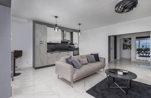 Rubesi Apartment | Beach front apartment in Rijeka