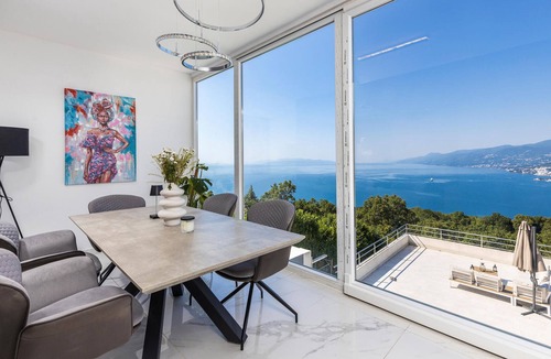 Rubesi Apartment | Beach front apartment in Rijeka
