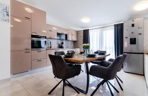 Solin Apartment | Beach front apartment in Solin