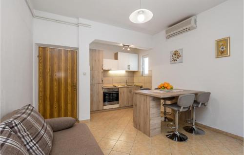 Kampor Apartment | Beach Front Apartment In Kampor