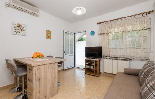 Kampor Apartment | Beach Front Apartment In Kampor