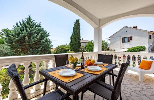 Krk Apartment | Beach front apartment in Krk with WiFi