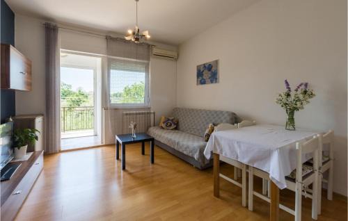 Finida Apartment | Beach Front Apartment In Umag With Wifi