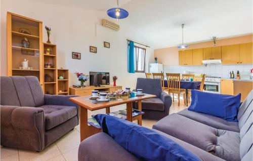 Vinkuran Apartment | Beach Front Apartment In Vinkuran With Wifi