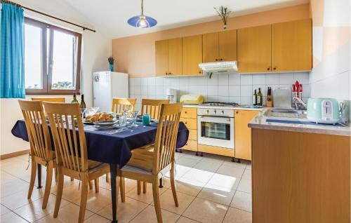 Vinkuran Apartment | Beach Front Apartment In Vinkuran With Wifi