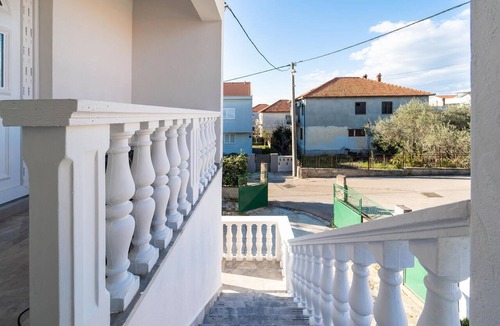Zadar Apartment | Beach front apartment in Zadar with WiFi